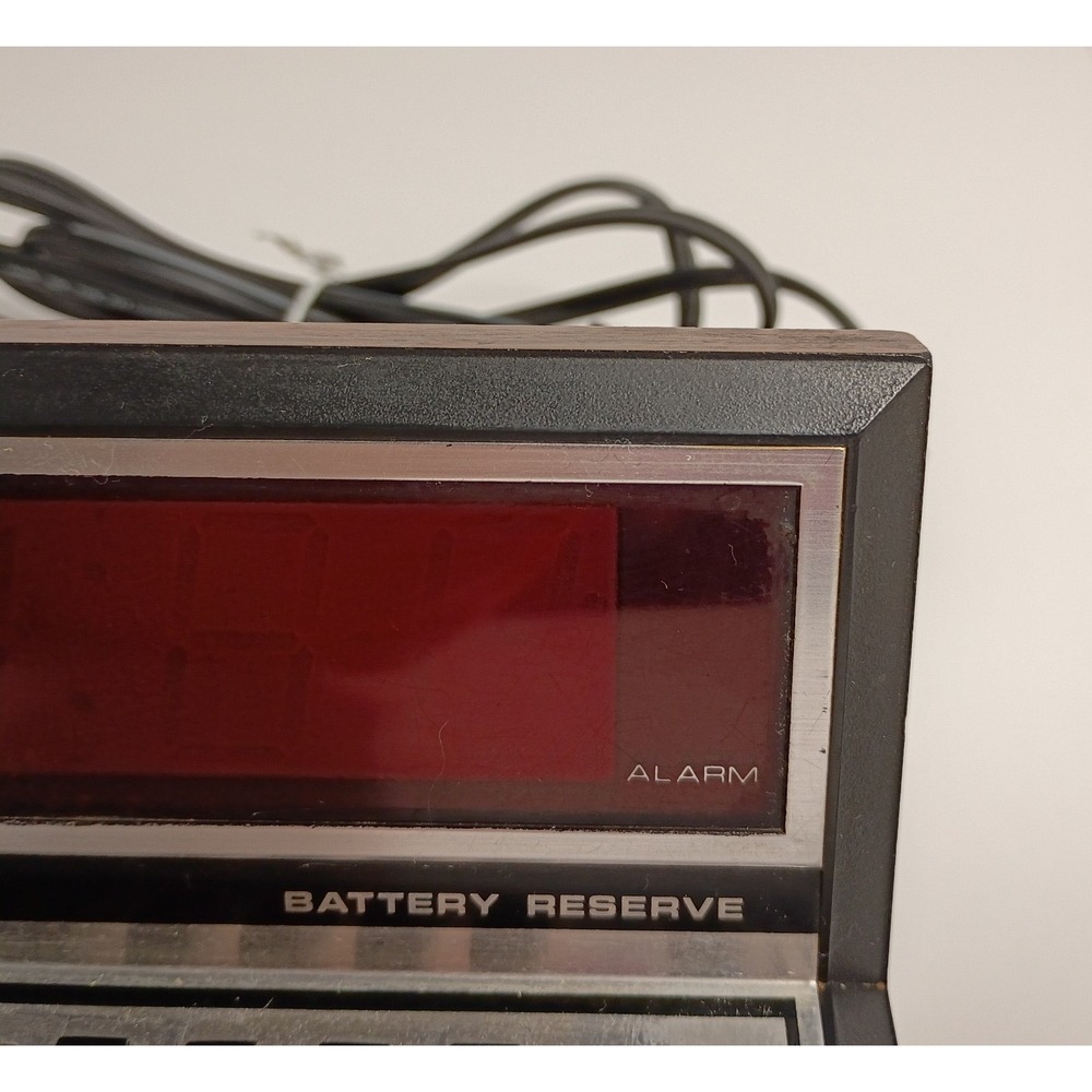 Working Vintage Spartus Digital Alarm Clock Model‎ 1140 Faux Wood - Picture 6 of 11